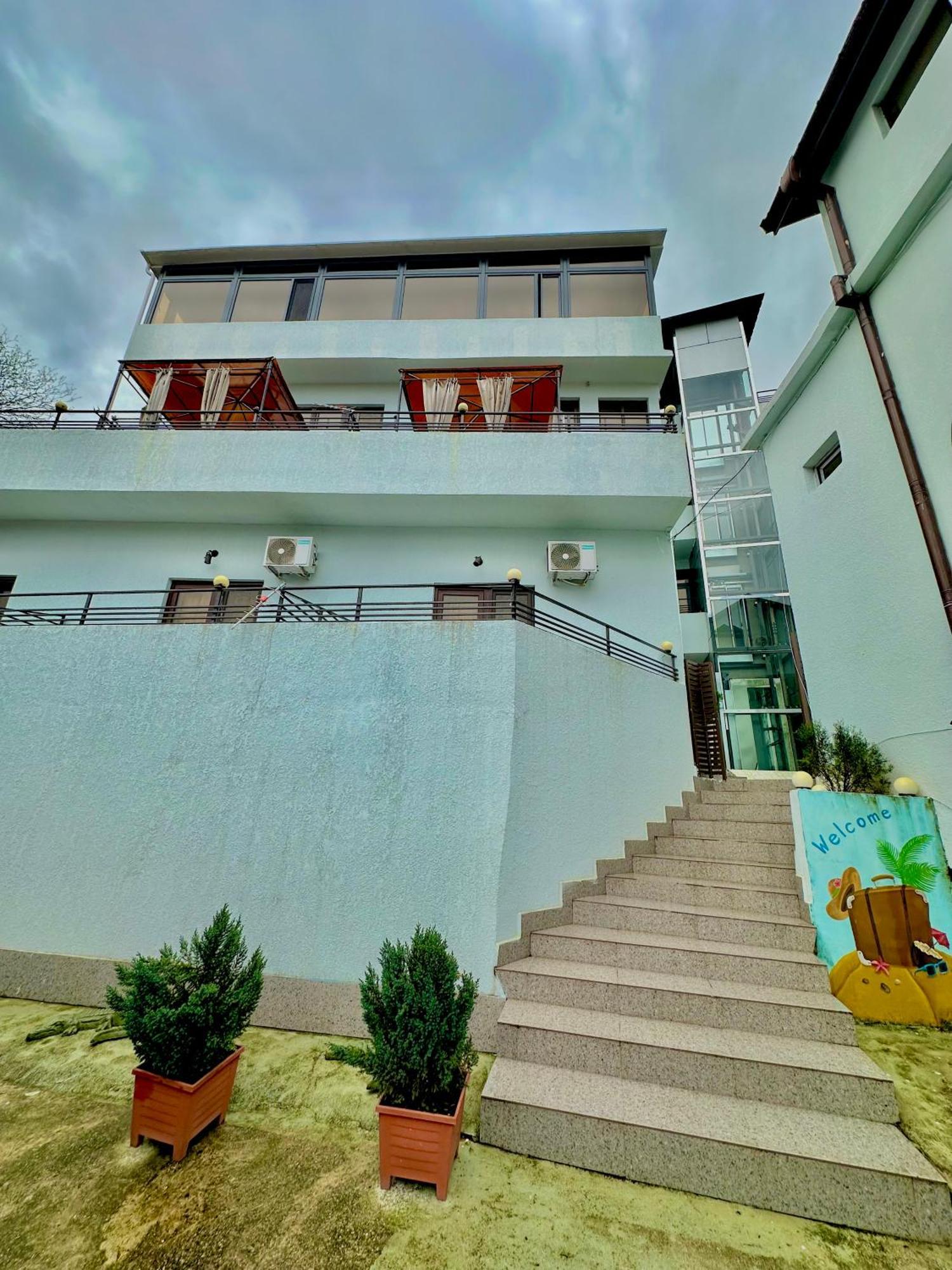 Hotel Balcony Kutaisi Exterior foto